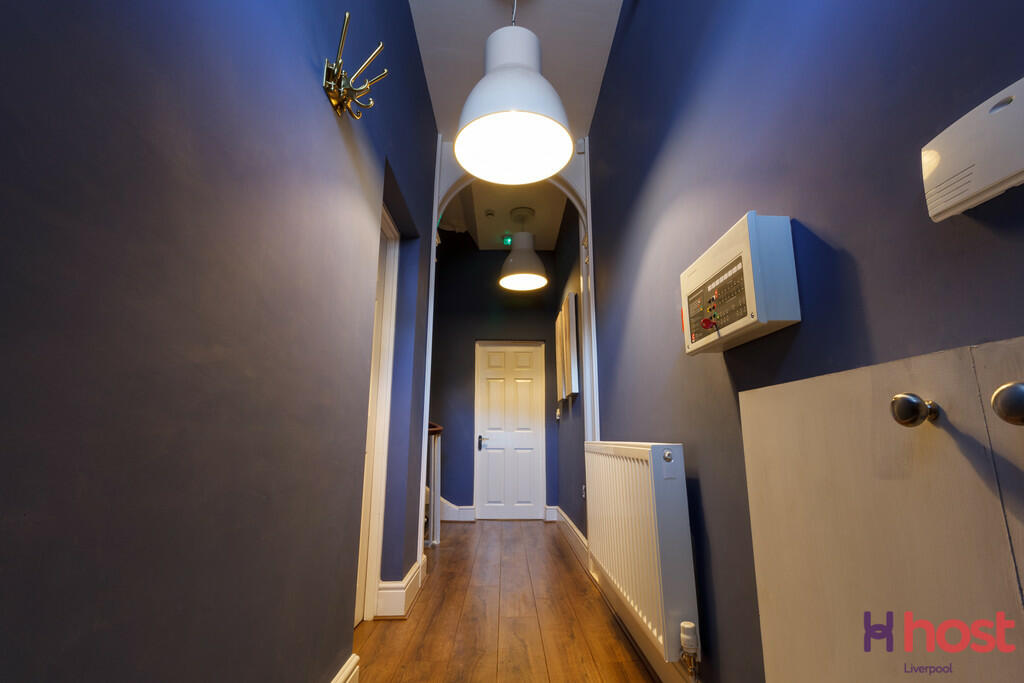 6 bedroom town house for sale in Upper Parliament Street,