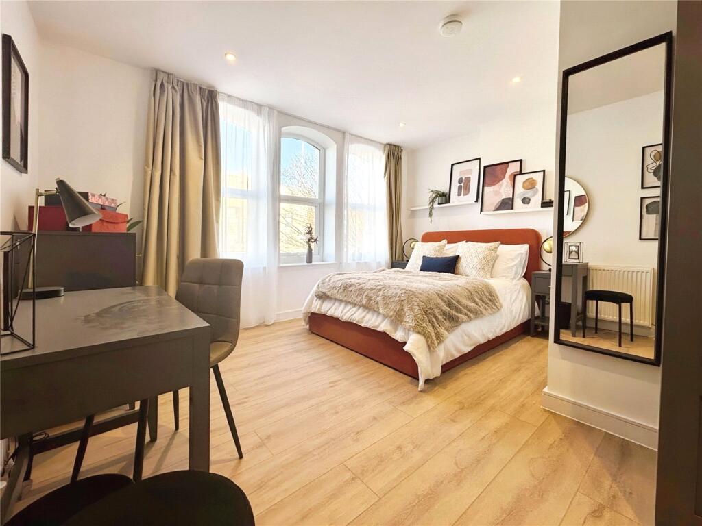 Main image of property: High Street, Gillingham, Kent, ME7