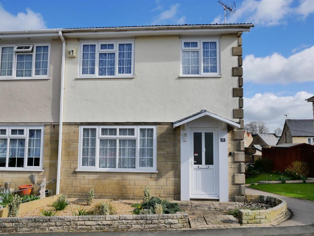 Main image of property: Curzon Close, Calne