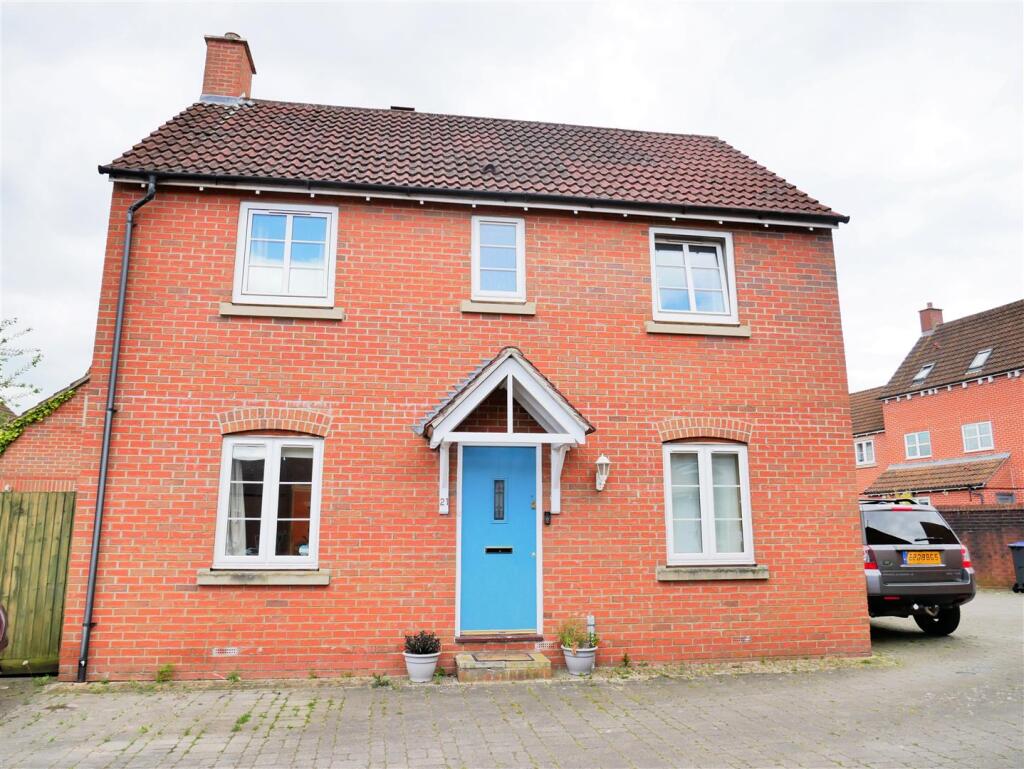 Main image of property: Grayling Close, Calne