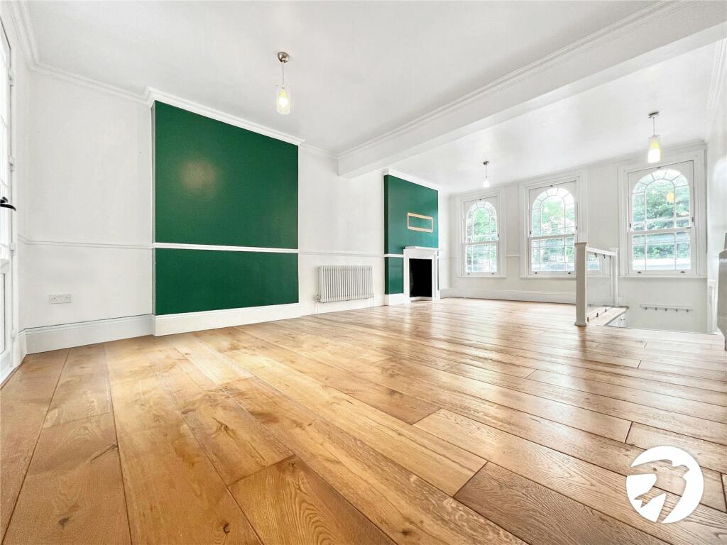 5 bedroom end of terrace house for rent in East Hill, Dartford, Kent, DA1