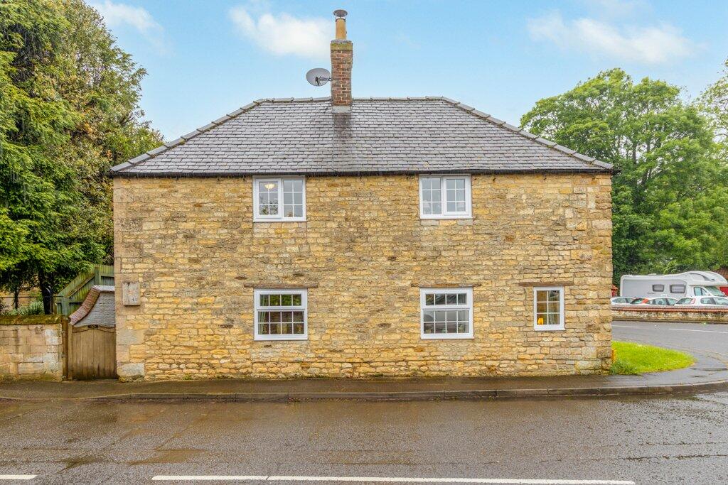 Main image of property: High Street, Leadenham, Grantham, Lincolnshire, LN5