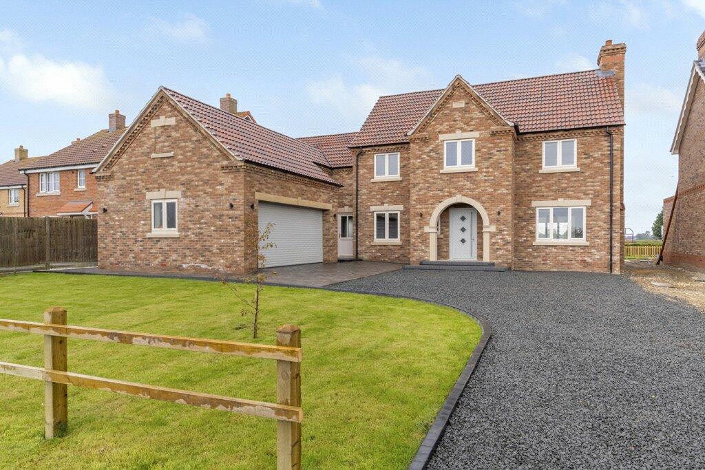 5 bedroom detached house for sale in Girls School Lane, Butterwick