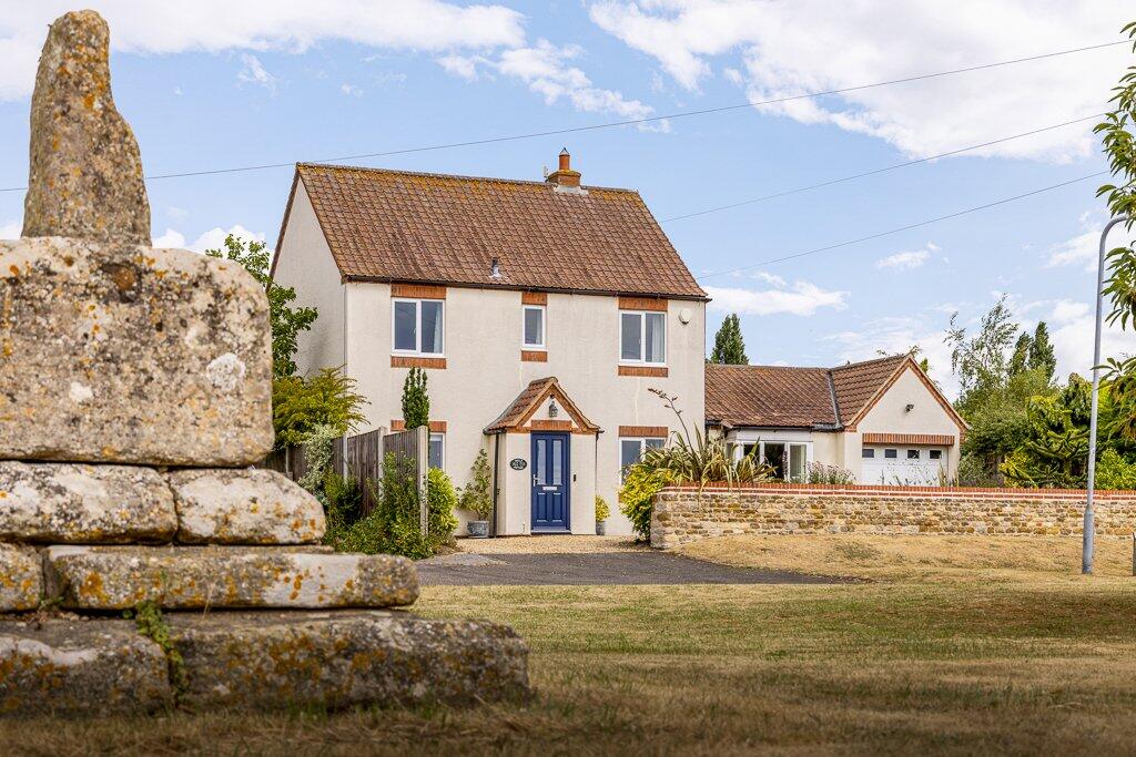 Main image of property: Gelston, Grantham, NG32