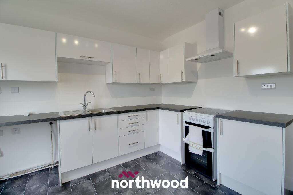 2 bedroom flat for rent in Warmsworth Road, Balby, Doncaster, DN4