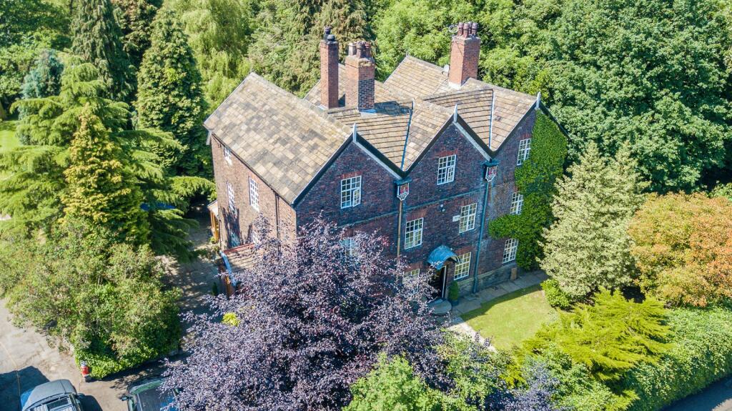 8 bedroom manor house for sale in Cobbs Brow Lane, Newburgh, Wigan