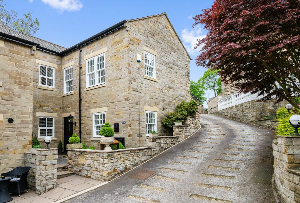 3 bedroom semidetached house for sale in Orrell Road, Orrell, Wigan