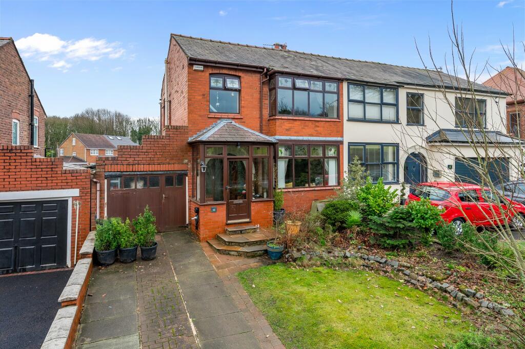 3 bedroom semidetached house for sale in Pemberton Road, Winstanley