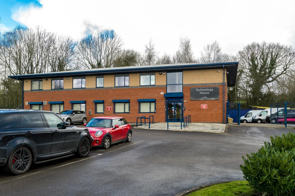 Serviced office for rent in Unit 4, Skull House Lane, Appley Bridge