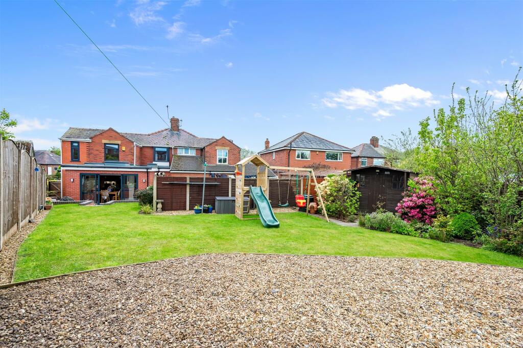 4 bedroom semidetached house for sale in Upholland Road, Billinge