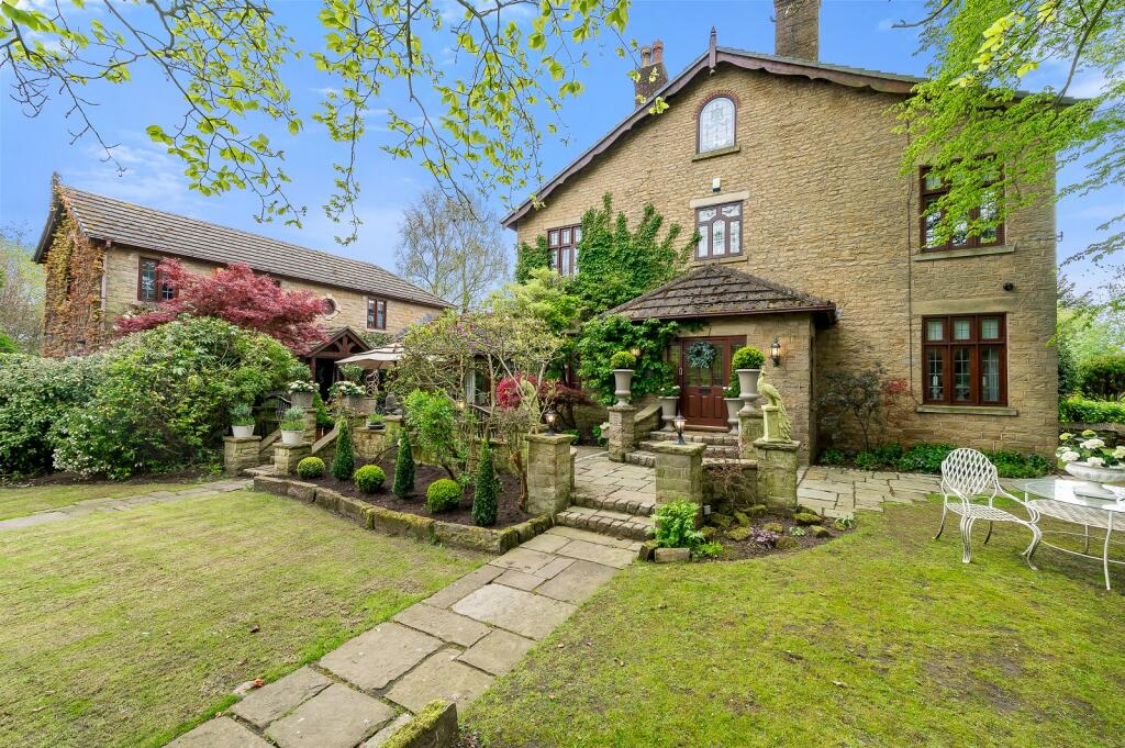 5 bedroom semidetached house for sale in Carr Mill Road, Billinge, Wigan, Greater Manchester