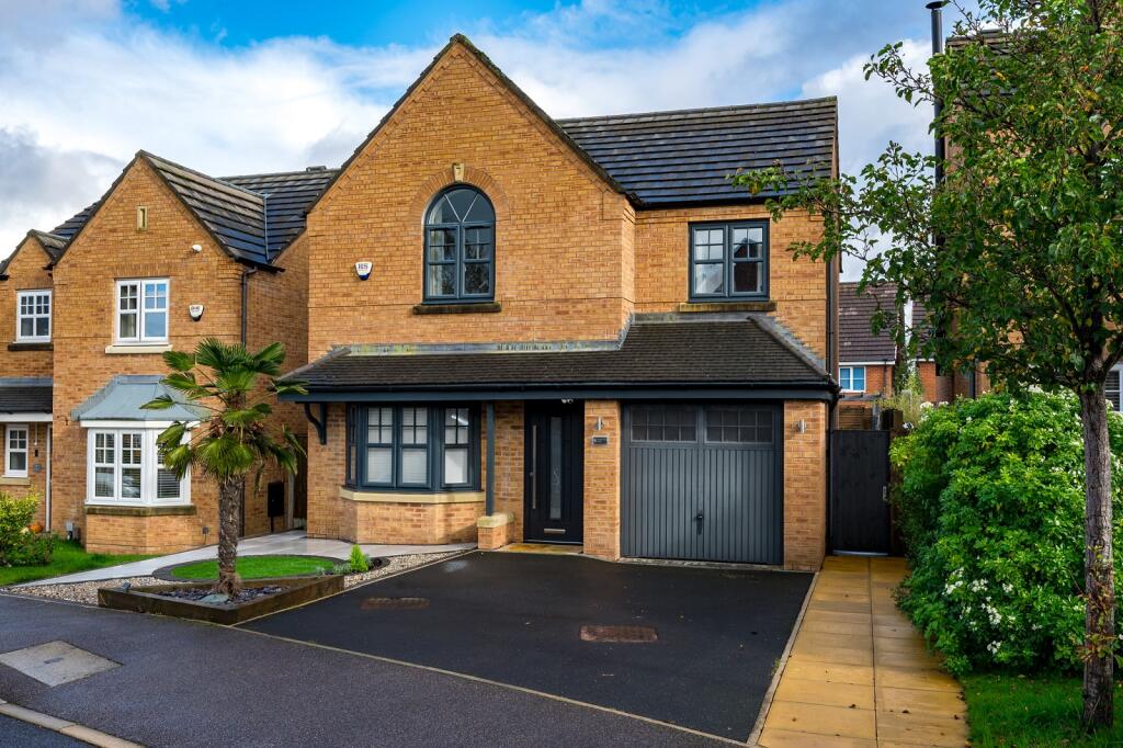 Main image of property: Higher End Close, Billinge, Wigan. WN5 7EE