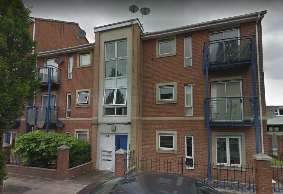 Main image of property: 284 Stretford Road, Manchester, M15