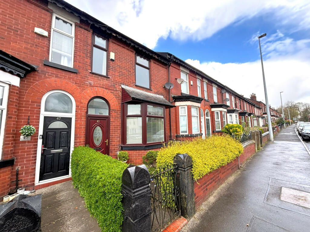 4 bedroom terraced house for sale in Walkden Road, Worsley, Manchester, M28