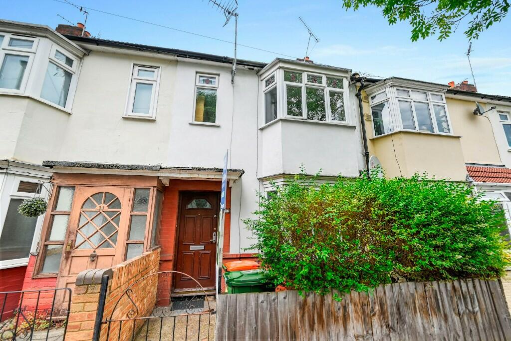 3 bedroom terraced house for sale in Gresham Road, Custom House , E16