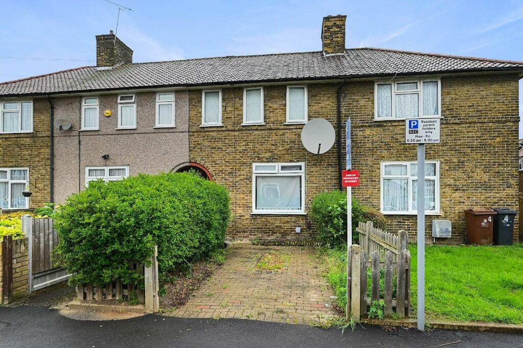 3 bedroom terraced house for sale in Sheldon Road, Dagenham, RM9