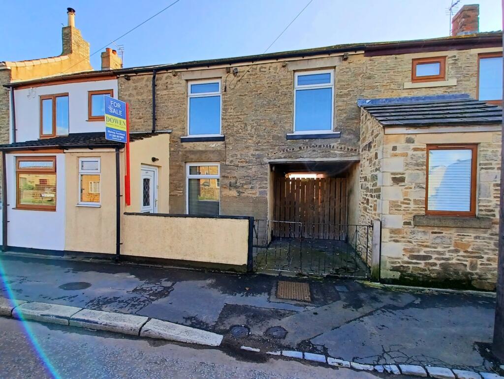 3 bedroom terraced house for sale in Toft Hill, Toft Hill,