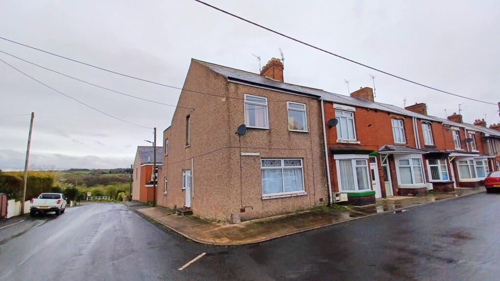 3 bedroom end of terrace house for sale in Garden Street, Newfield