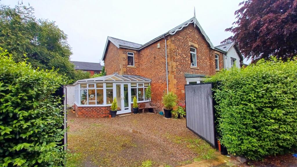 3 bedroom semidetached house for sale in Craddock Villas,