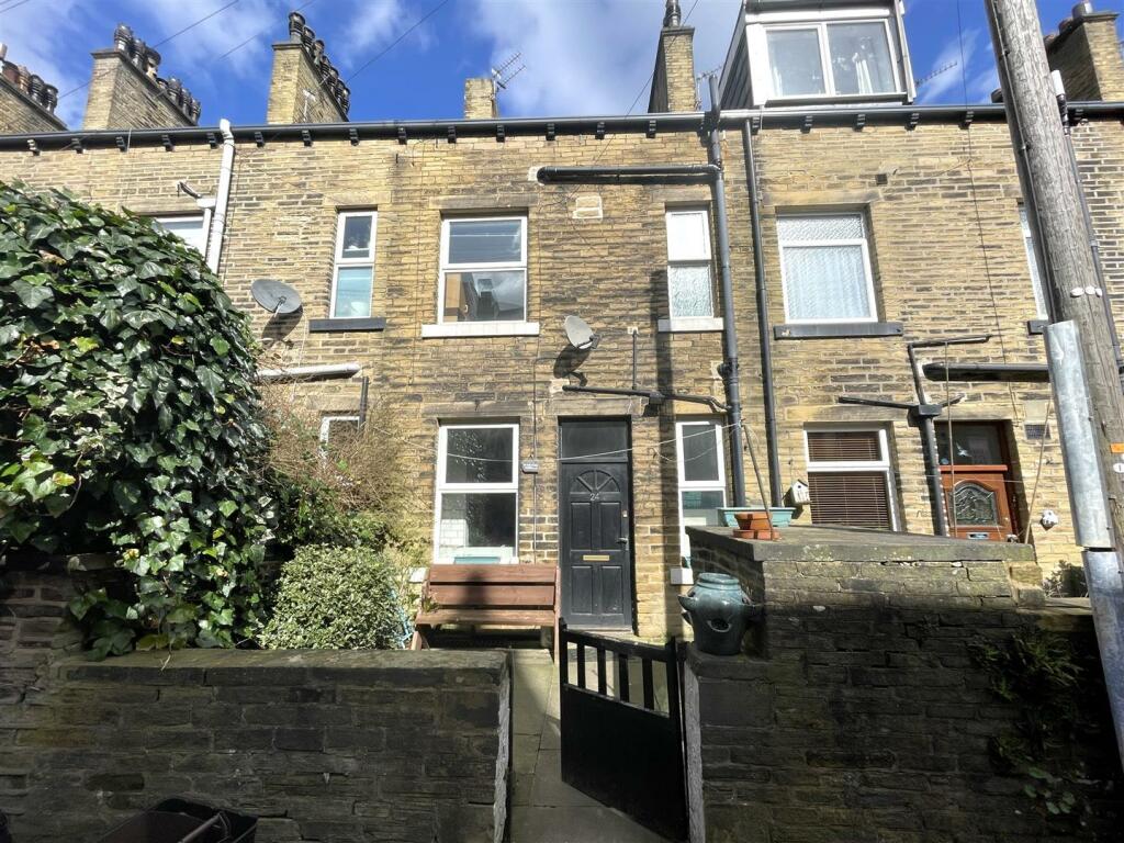 4 bedroom terraced house for sale in Glen View, Savile Park, Halifax HX1