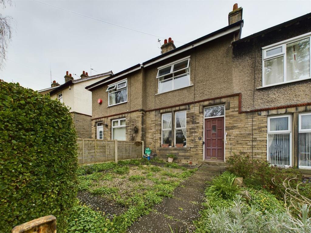 2 bedroom house for sale in Highfield Avenue, Brighouse, HD6