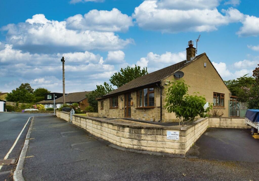 2 bedroom detached bungalow for sale in Maryville Avenue, Hove Edge