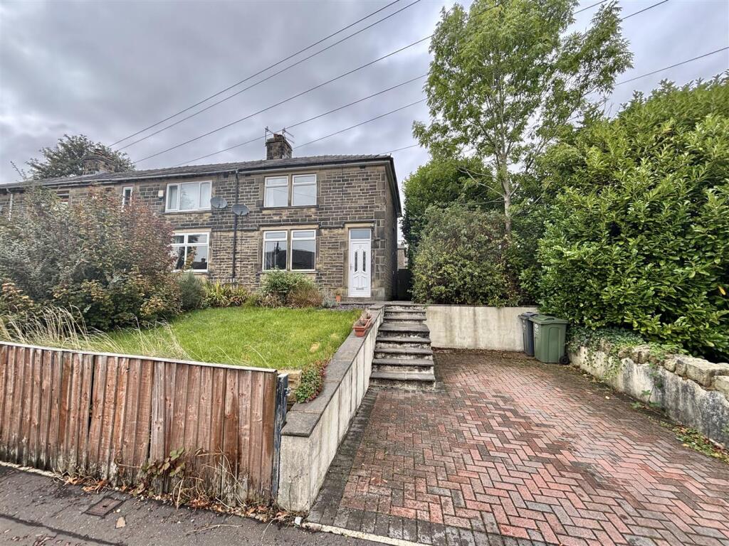 Main image of property: 10, Holmfield Gardens, Halifax, HX2 9BD