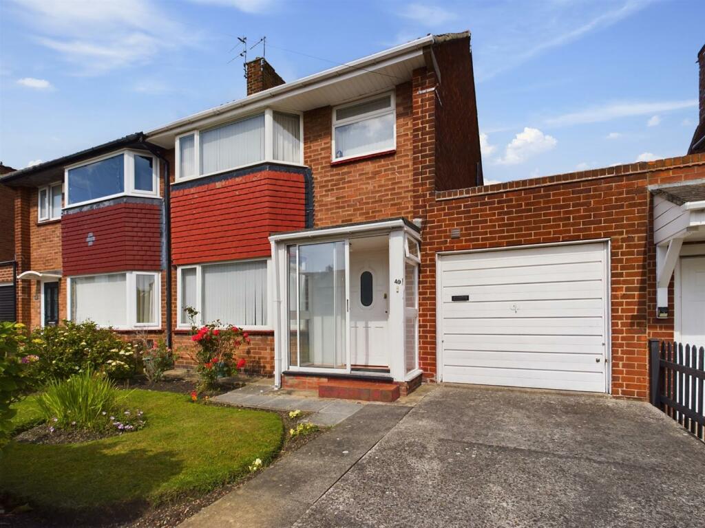 3 bedroom semidetached house for sale in Ludlow Drive, Whitley Bay, NE25