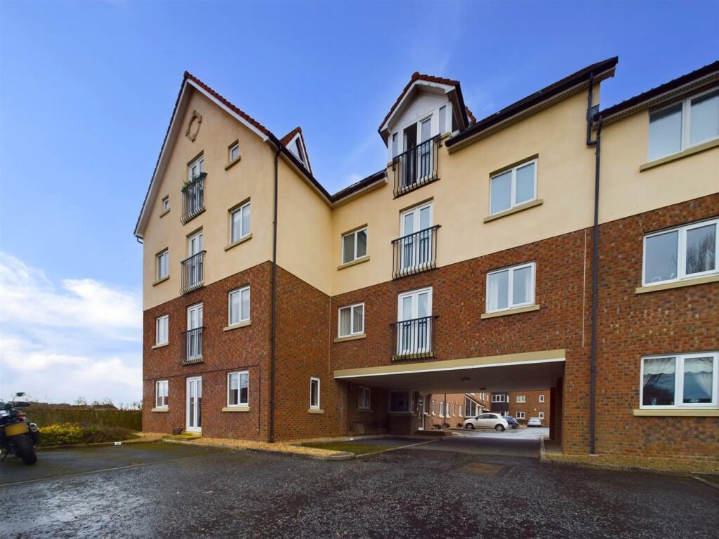 2 bedroom apartment for sale in Friars Rise, West Monkseaton, NE25