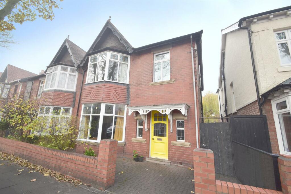 4 bedroom semidetached house for sale in Queens Drive, Whitley Bay, NE26