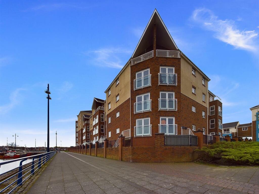 2 bedroom apartment for sale in Commissioners Wharf, North Shields, NE29