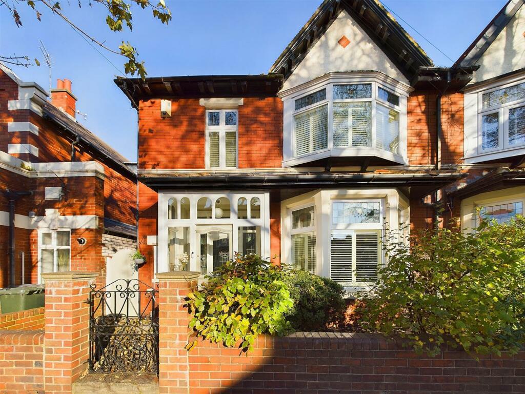 5 bedroom semidetached house for sale in Kings Drive, Whitley Bay, NE26