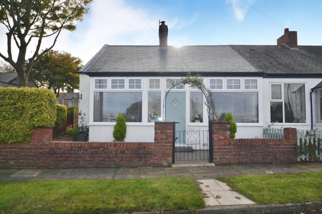 2 bedroom semidetached bungalow for sale in Monkseaton Road, Wellfield