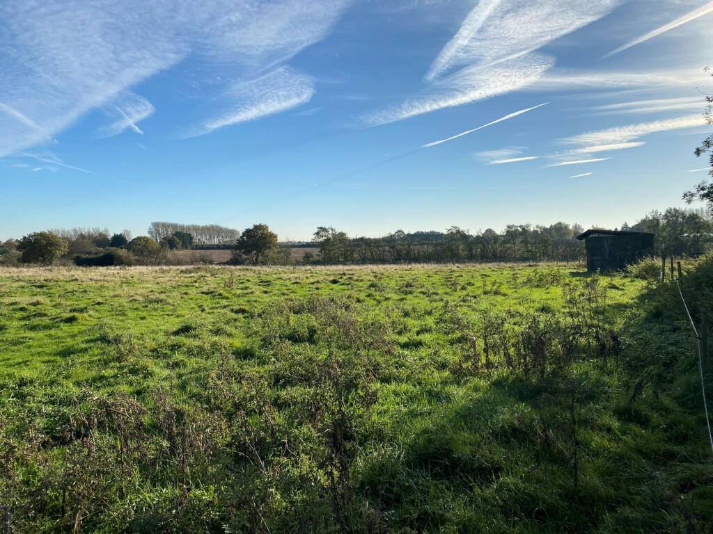 Land for rent in Woodgate Lane, Oad Street, Sittingbourne, Kent, ME9