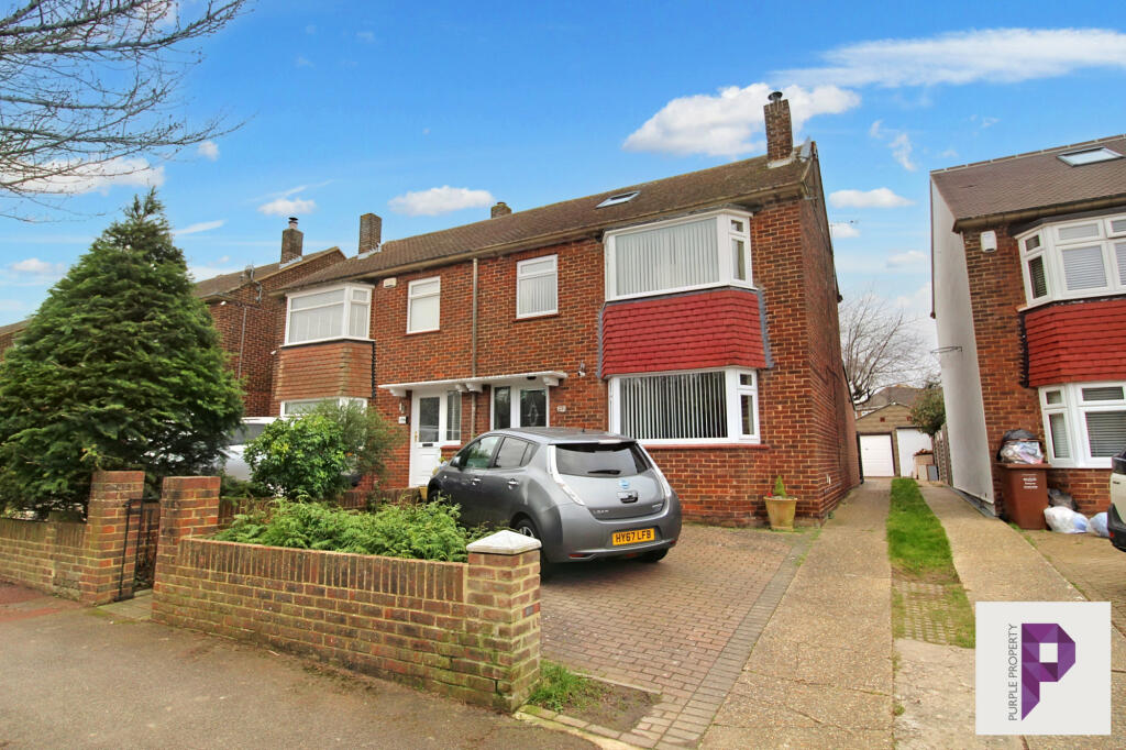 4 bedroom semidetached house for sale in Darland Avenue, Kent, ME7