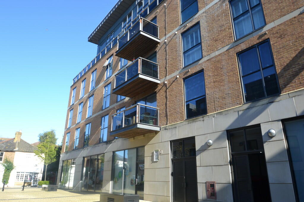 2 bedroom apartment for rent in Surbiton, KT6