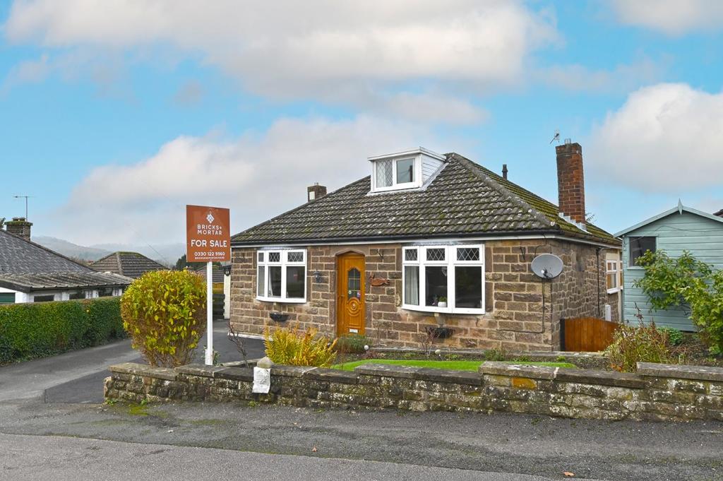 2 bedroom detached bungalow for sale in Darley House Estate, Hackney