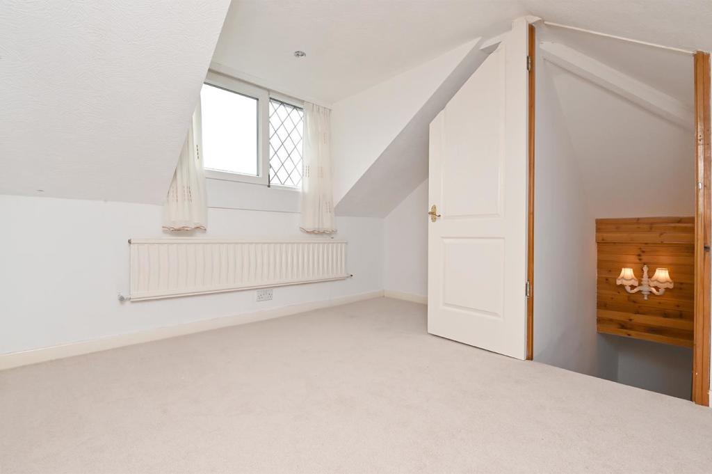 2 bedroom detached bungalow for sale in Darley House Estate, Hackney