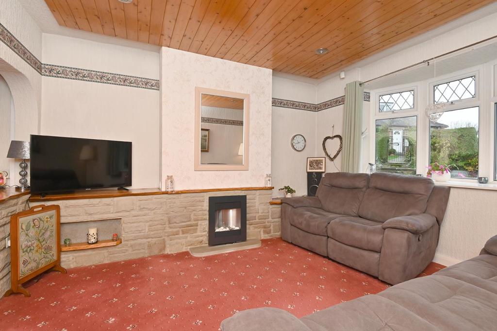 2 bedroom detached bungalow for sale in Darley House Estate, Hackney