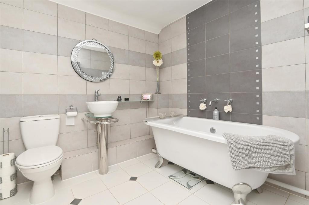 6 bedroom detached house for sale in Dimple Lane, Crich, DE4