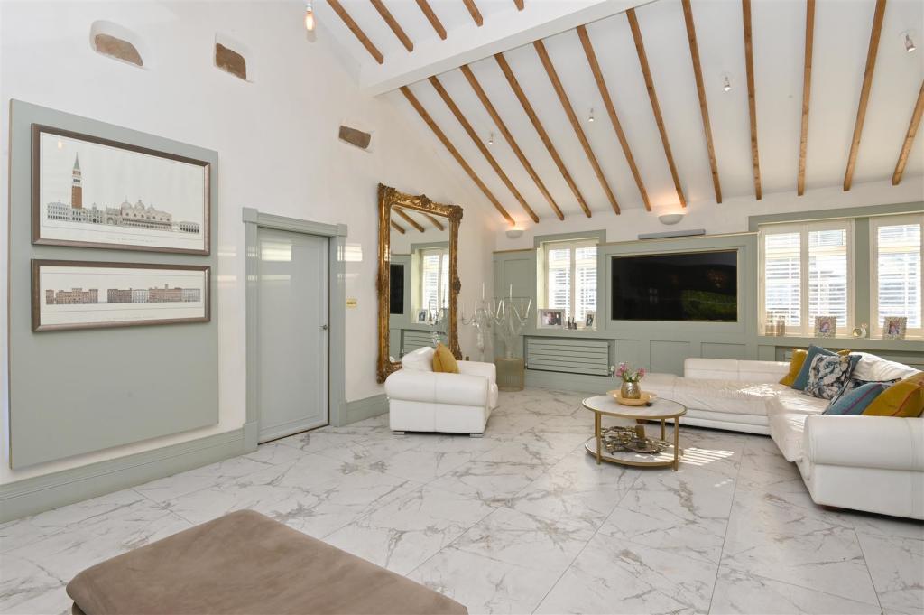 6 bedroom detached house for sale in Dimple Lane, Crich, DE4