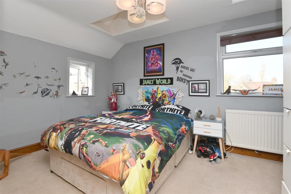 6 bedroom detached house for sale in Dimple Lane, Crich, DE4