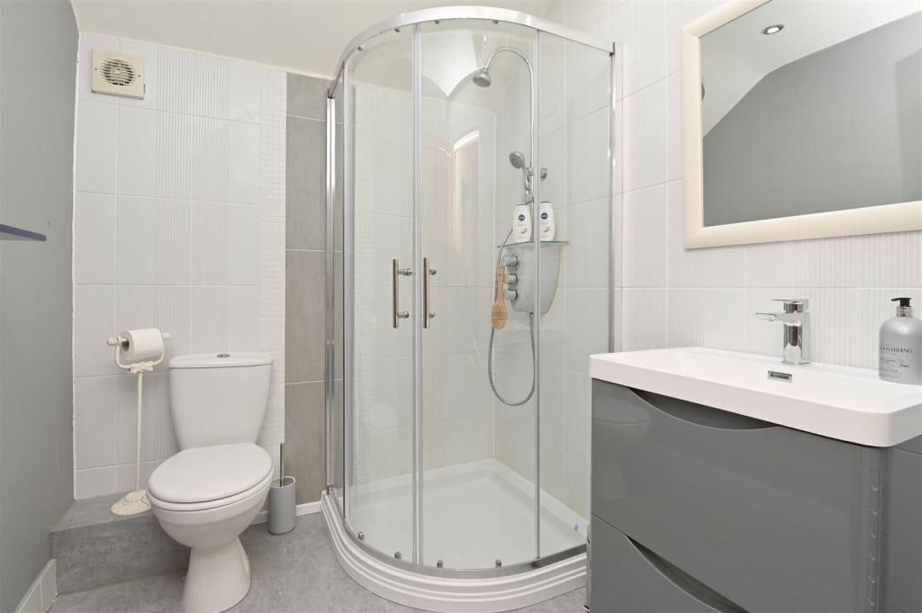 6 bedroom detached house for sale in Dimple Lane, Crich, DE4