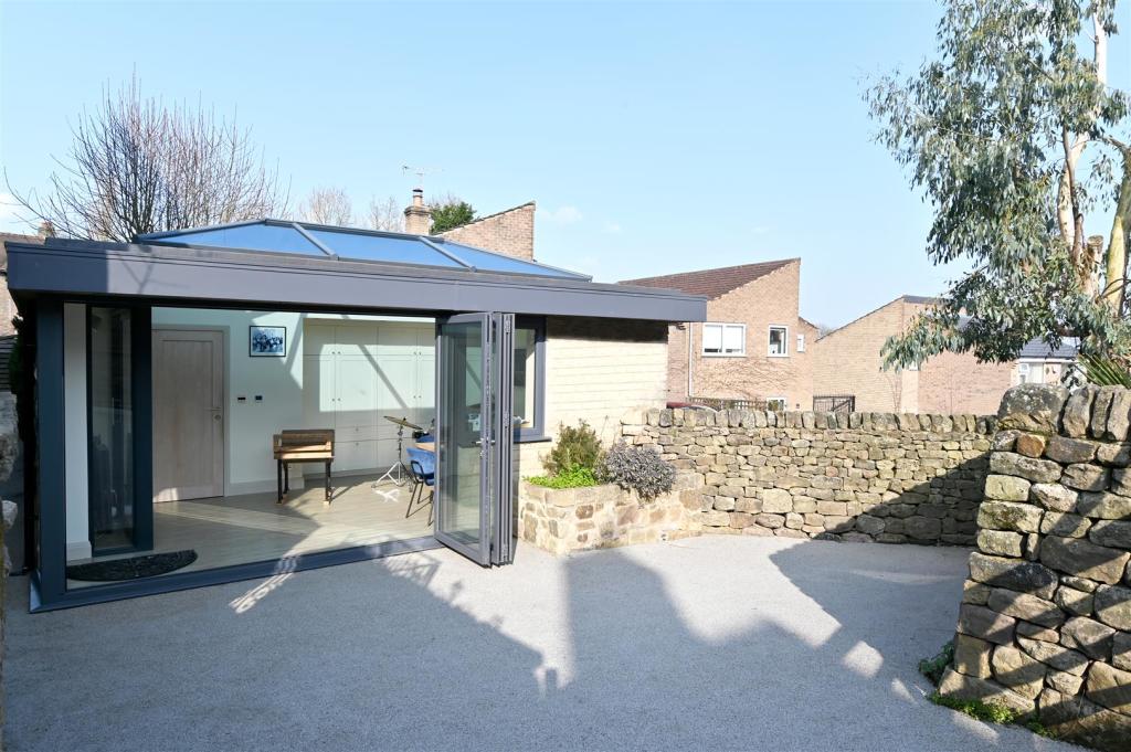 6 bedroom detached house for sale in Dimple Lane, Crich, DE4