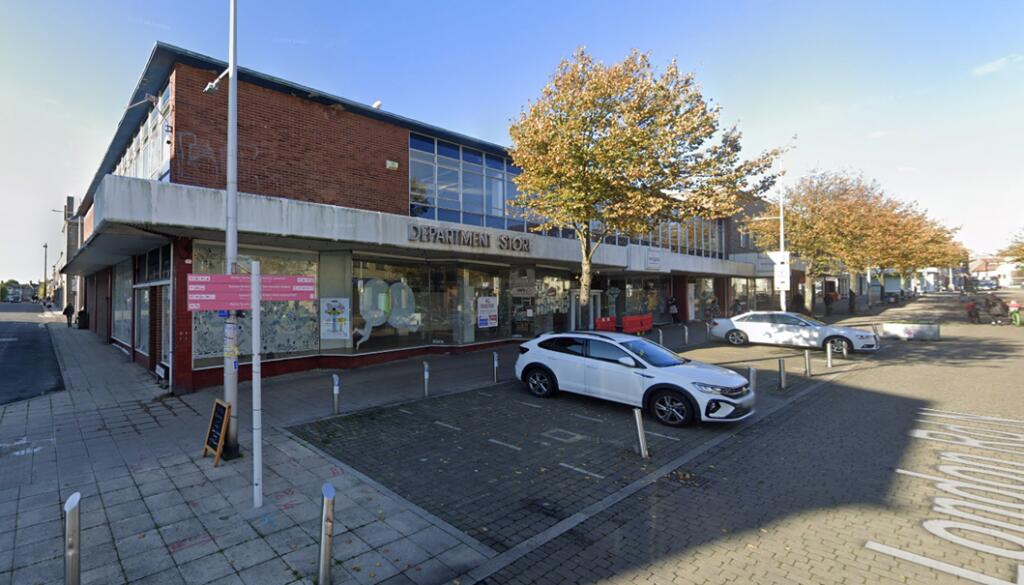 Main image of property: 141 London Road North, NR32