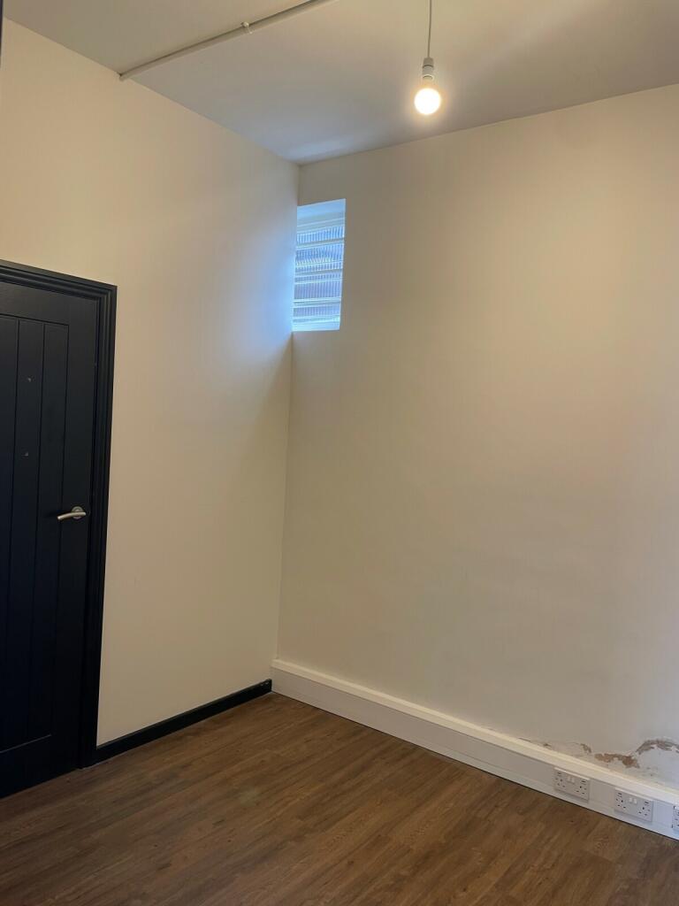 Additional property image - 140 Hutton Road, Shenfield, CM15