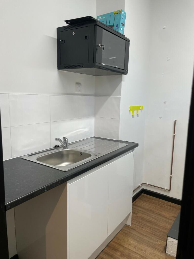 Additional property image - 140 Hutton Road, Shenfield, CM15
