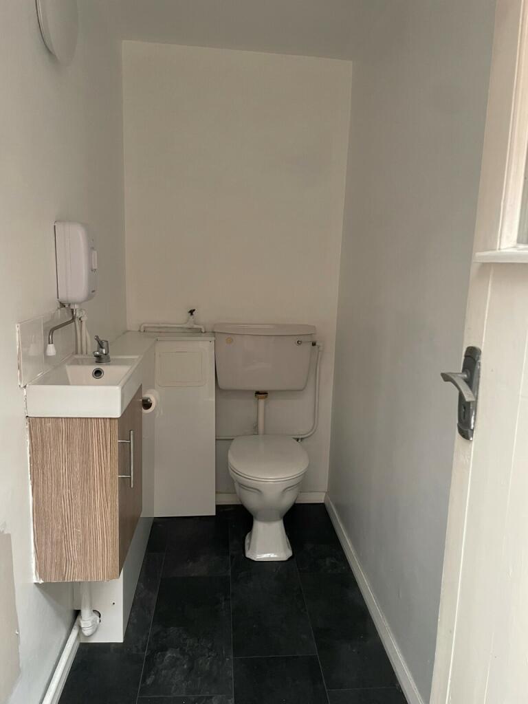 Additional property image - 140 Hutton Road, Shenfield, CM15