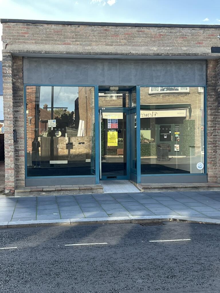 Main image of property: 117 Connaught Avenue, CO13