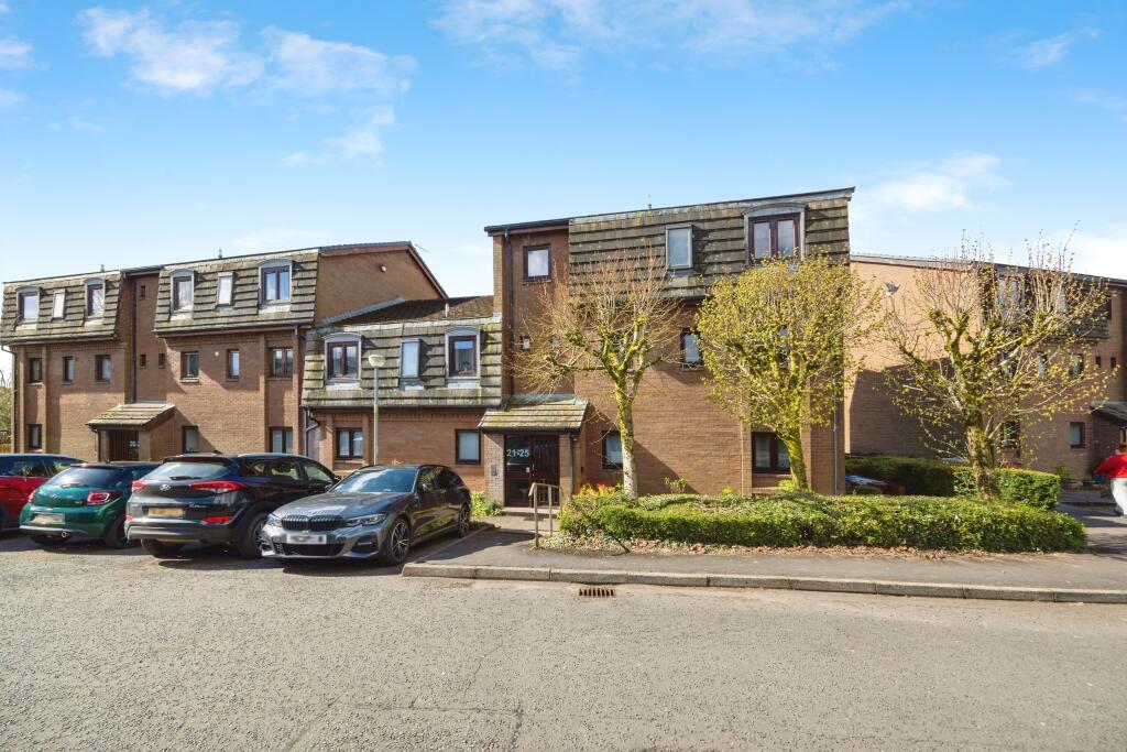 2 bedroom flat for sale in 23 Park View, Strathaven, ML10 6NW, ML10